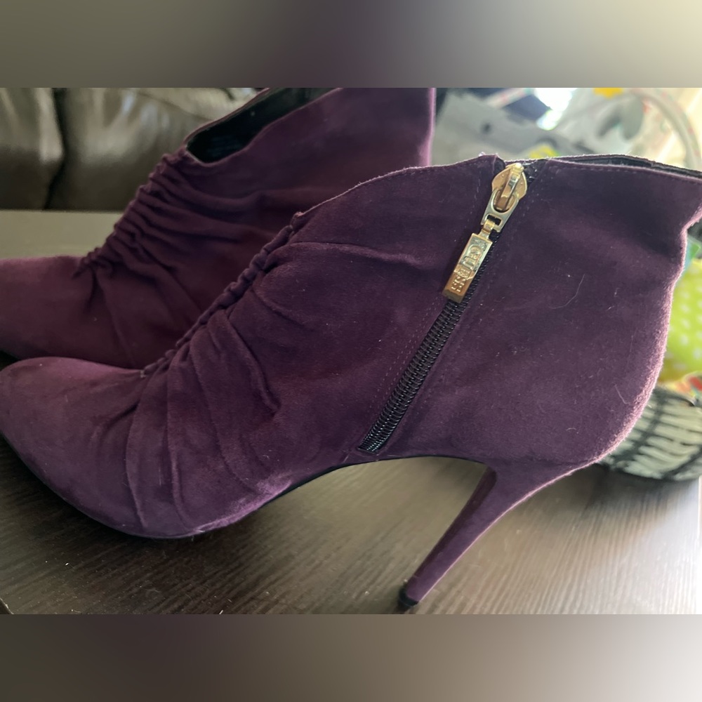 Like new purple Guess booties size 10